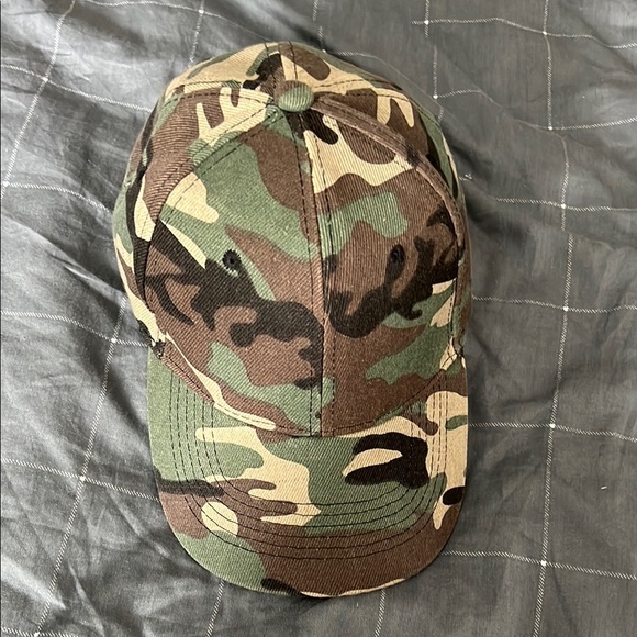 Camouflage Baseball Cap - Picture 1 of 4